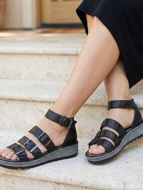 Naot Begonia Black Leather Buckle  Gladiator Comfort Sandal 7